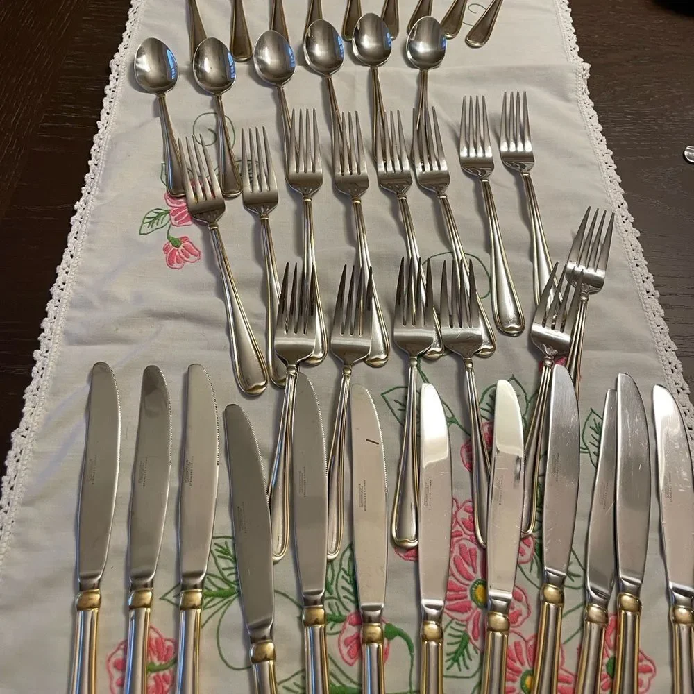 Cambridge 18/10 ALLURE Gold Edged Flatware Set Multiple Pieces & Serving Set